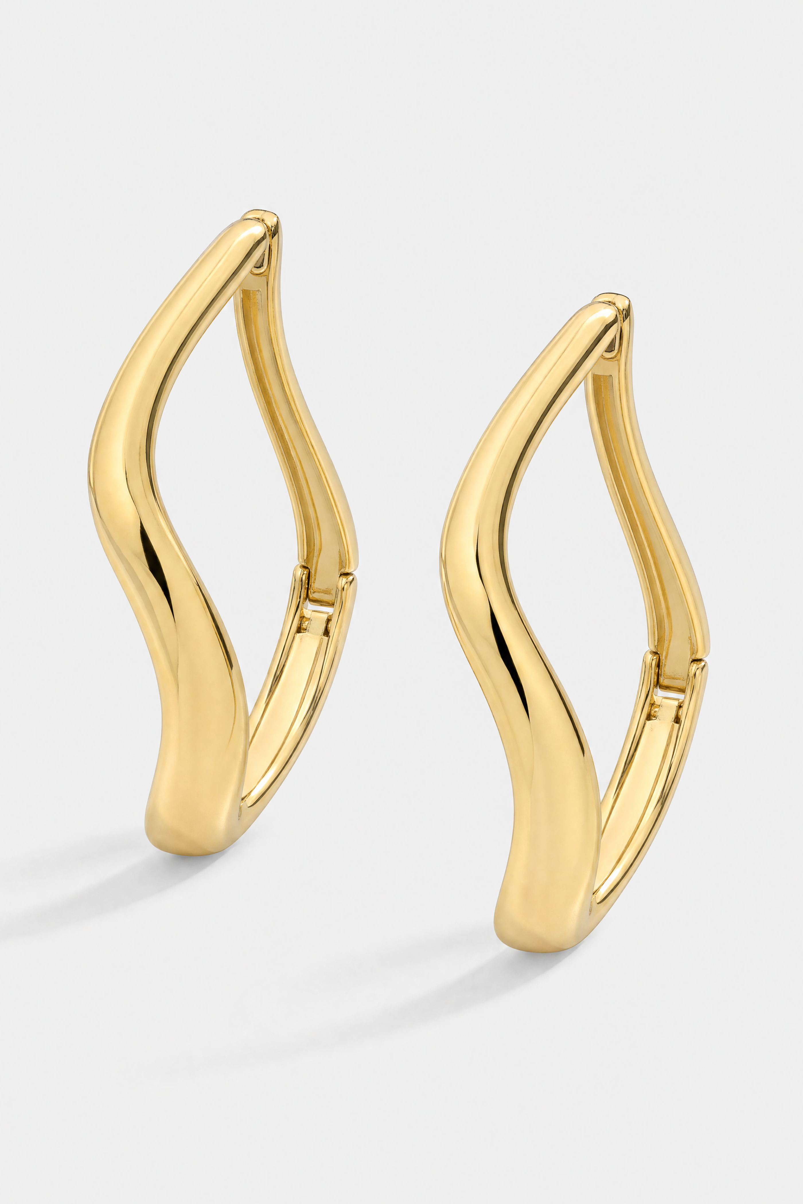 WAVE HOOP EARRING